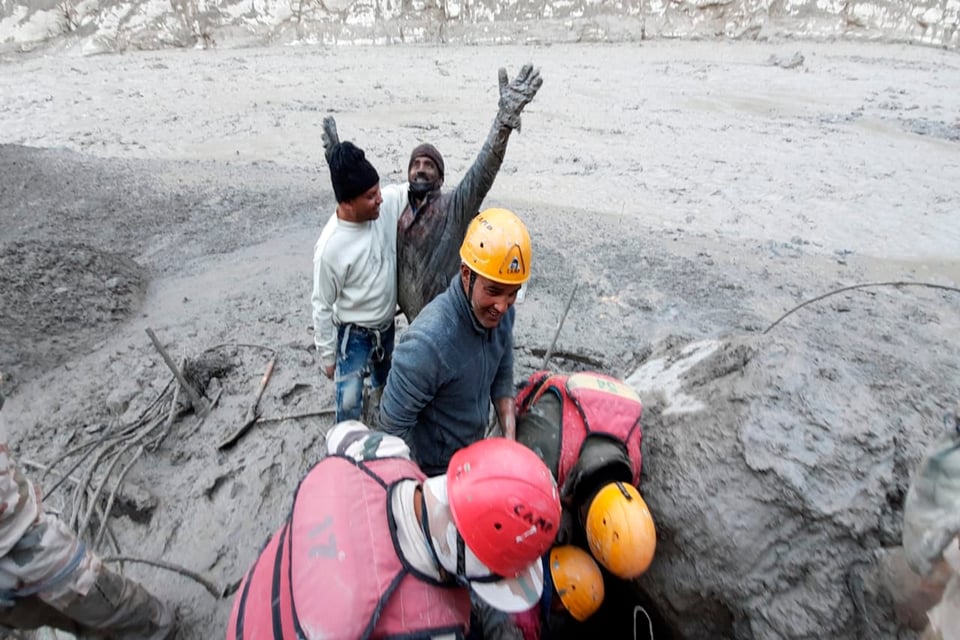 26 muertos y 165 desaparecidos por colapso de un glaciar al norte de la India