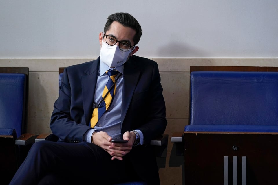 TJ Ducklo, subsecretario de prensa de Casa Blanca, renuncia por polémica