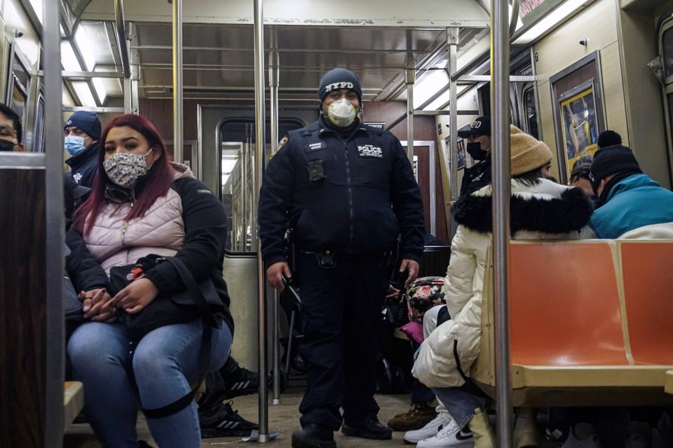 Dos muertos y dos heridos en apuñalamientos en Nueva York featured image