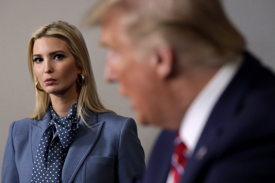 Tras mostrar piernón, destapan otros atrevidos atuendos de Ivanka Trump