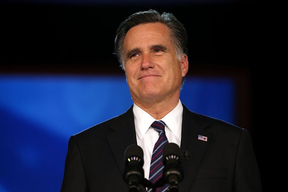Mitt Romney propone pagos mensuales permanentes a familias estadounidenses