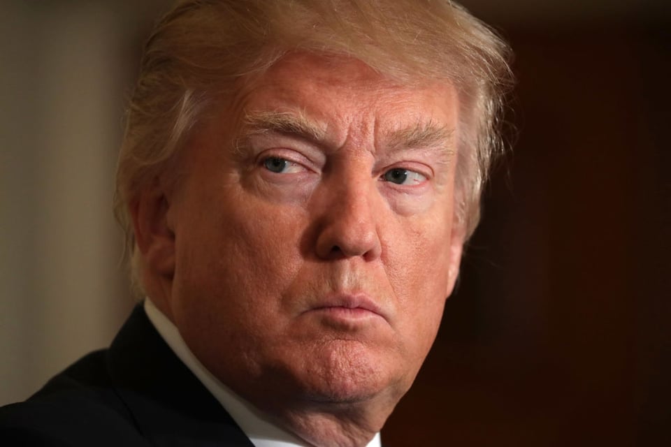 Decenas de exfuncionarios de Bush abandonan Partido Republicano llamándolo “culto a Trump”
