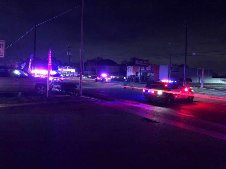 Hispano intenta robar El Taconazo Grill y muere por tiros de la policía