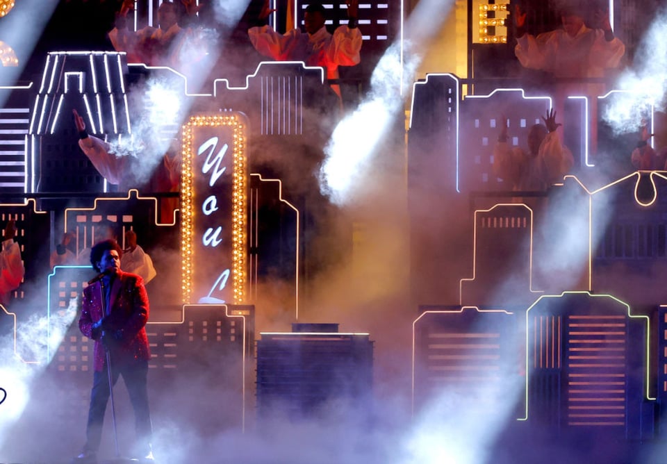 The Weeknd presenta espectacular medio tiempo en el Super Bowl LV