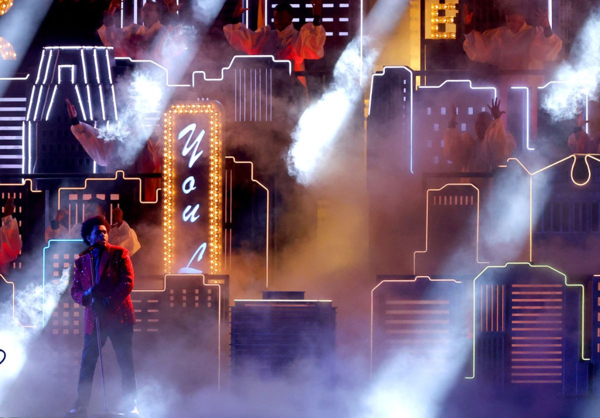 The Weeknd presenta espectacular medio tiempo en el Super Bowl LV