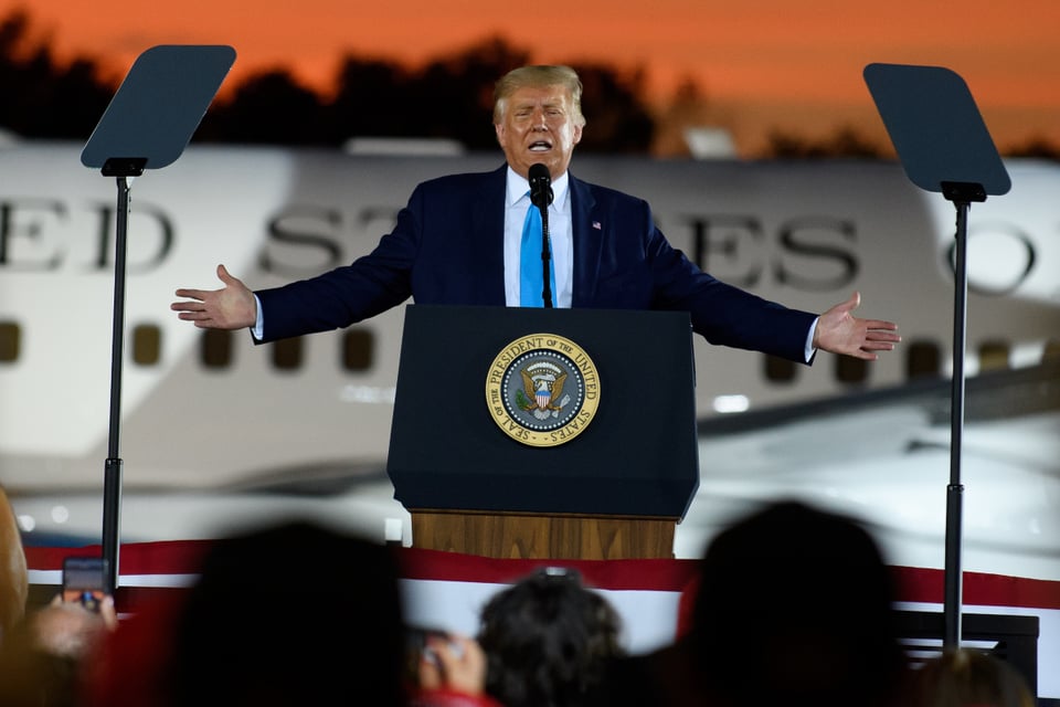 Corte Suprema acepta analizar regla de la «carga pública» de Trump
