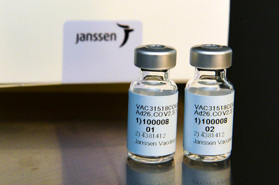 EE.UU. aprueba vacuna de una sola dosis de Johnson & Johnson