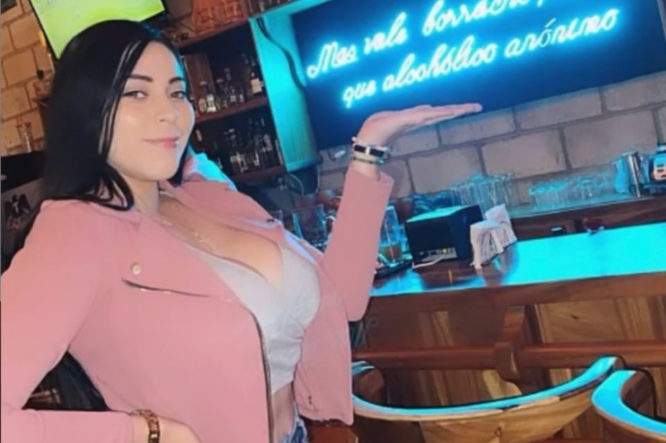 La mexicana que enseñó sus atributos, Fátima Muñoz se burla de Vicente Fernández que aparece ‘tocándola’