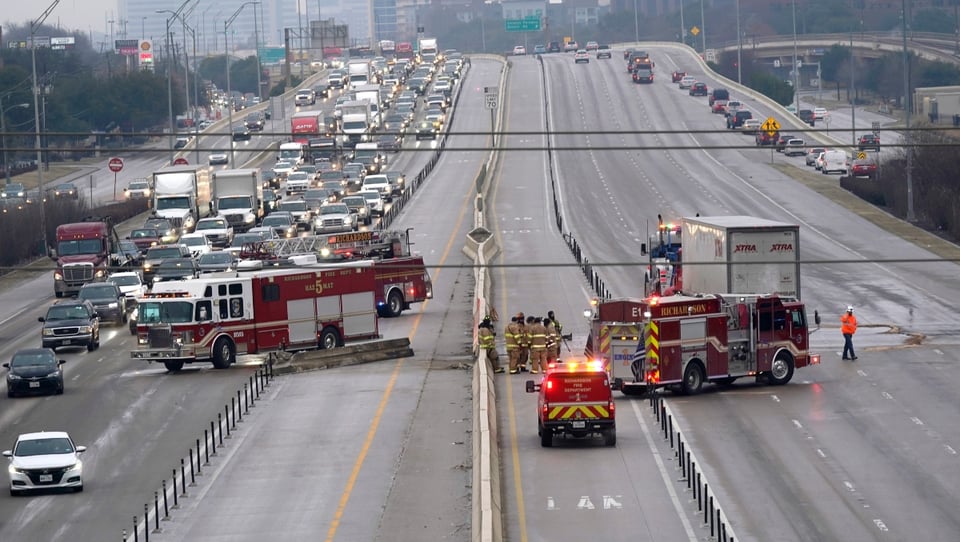 Cinco muertos tras choque masivo en Texas causado por tormenta invernal