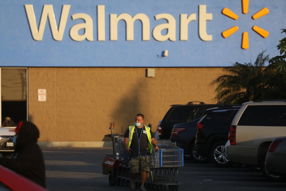 Mujer de 20 años mata al papá de su hijo afuera de Walmart el día de San Valentín