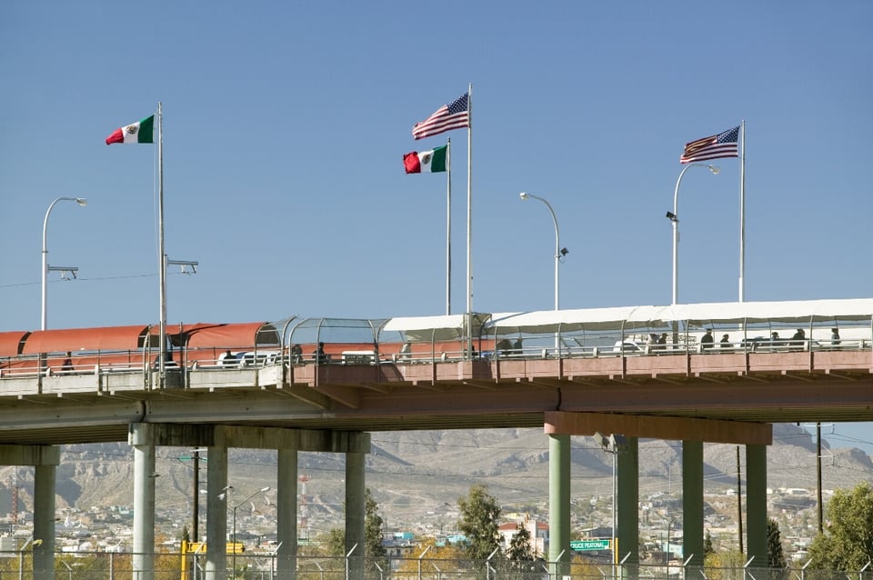 Pese a decisión de Biden de reabrir casos de asilo, México pide a migrantes no acudir a la frontera con EE.UU.