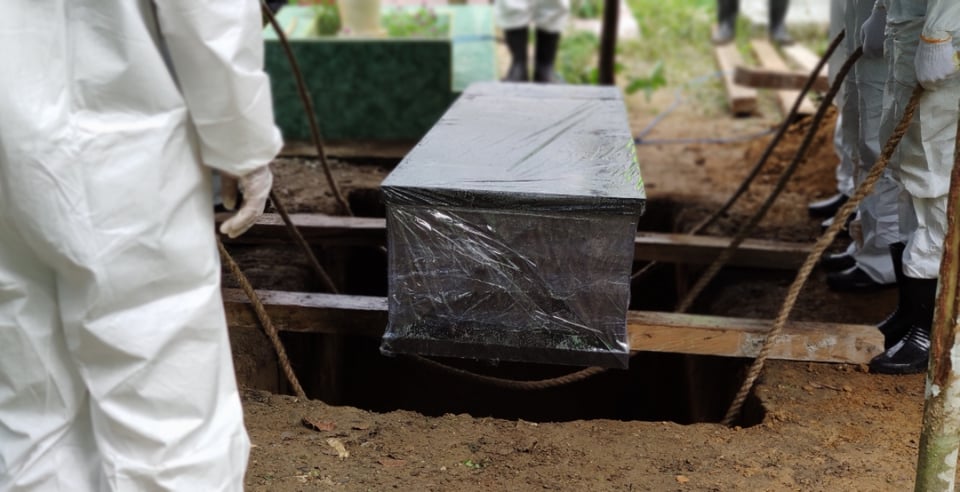 Demócratas anuncian ayuda de hasta $7,000 para gastos funerarios por Covid-19