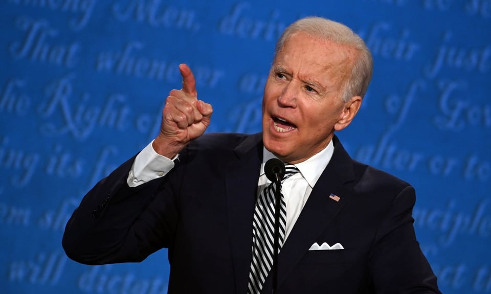 Biden dice que Trump no debería recibir informes de inteligencia por su «comportamiento errático»