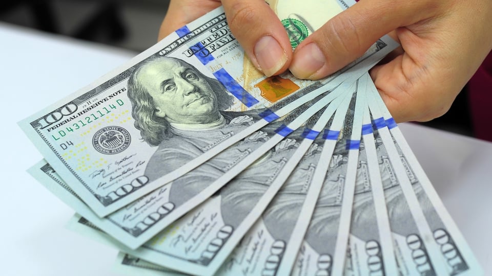 Proponen entregar ayuda de $2,400 dólares mensuales para madres de familia featured image