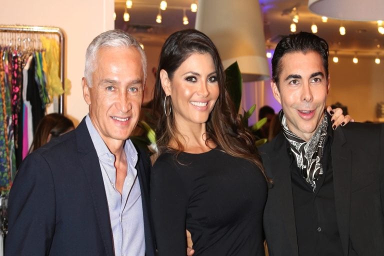 Novia de Jorge Ramos le da ‘duro golpe’ al subir provocadora foto