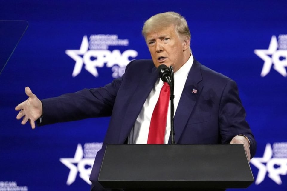 Trump insta al Partido Republicano a ‘deshacerse’ de 17 miembros que votaron para acusarlo (VIDEO)
