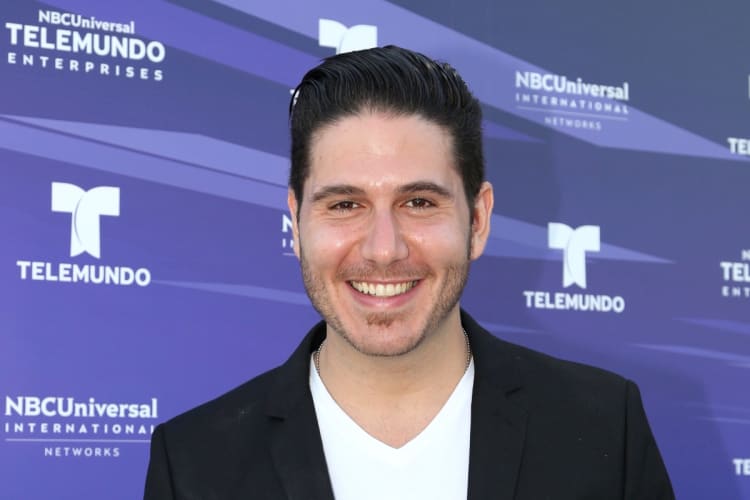Chef James comparte video de su bebé y se confirman sospechas