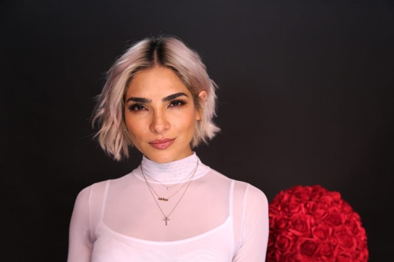 Alejandra Espinoza y su hermana estrenan su podcast y hablan en exclusiva con Mundo Hispánico