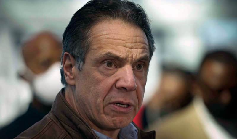 Andrew Cuomo se niega a renunciar, al menos 14 senadores le piden que se retire