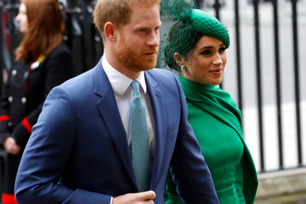 Meghan Markle is accused of being jealous of the new official photograph of the royal family
