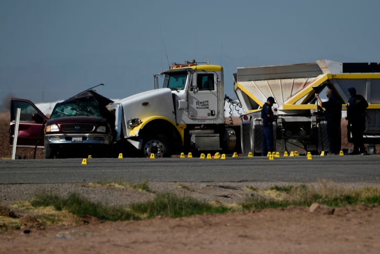 Mujer que ‘escapaba’ del abuso de su esposo terminó muerta en fatal accidente en la frontera featured image