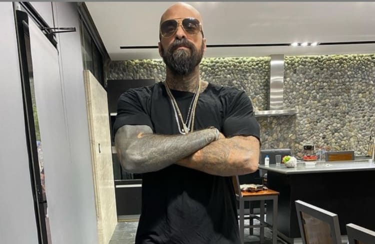 Le roban la camioneta y su perro Pitbull a Babo, líder de Cartel de Santa; el ladrón fue detenido (FOTO)