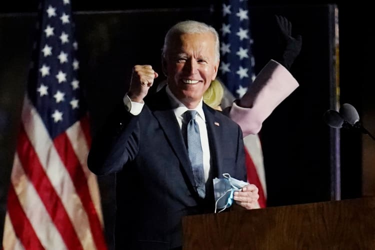 Joe Biden adelanta firma de paquete de rescate contra pandemia