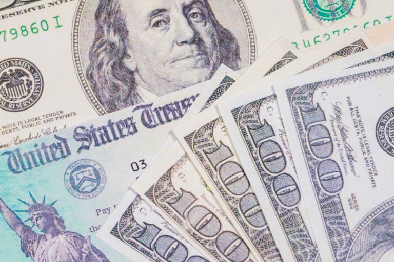 Advierten cuántos y qué día recibirán su tercer cheque