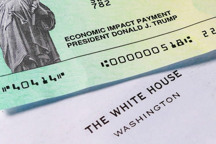 Millones de trabajadores esenciales indocumentados se quedarán sin tercer cheque