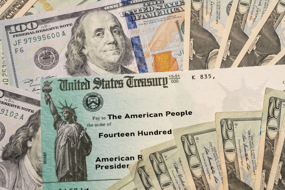 Por esta razón podría retrasarse la llegada de tu tercer cheque