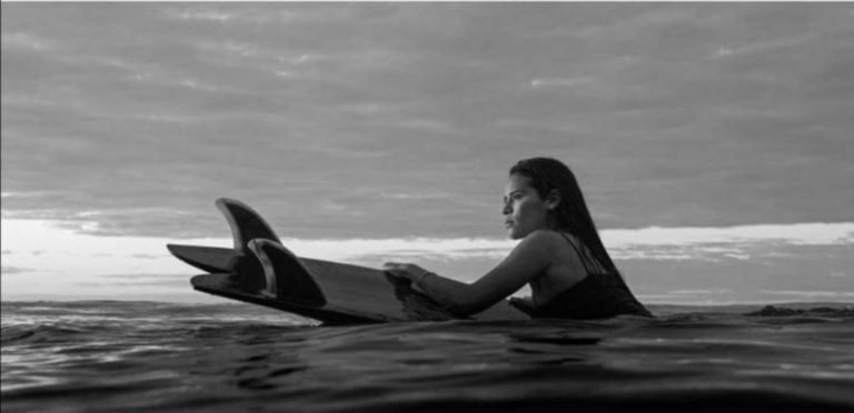 Muere surfista Katherine Díaz tras caerle rayo en un entrenamiento (FOTOS)