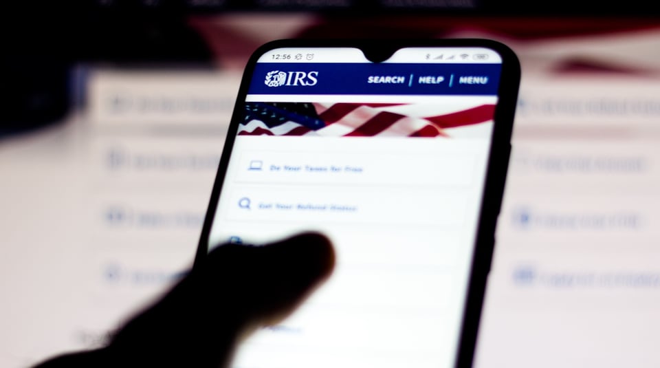 IRS anuncia nueva aplicación para rastrear tu cheque desde el celular featured image