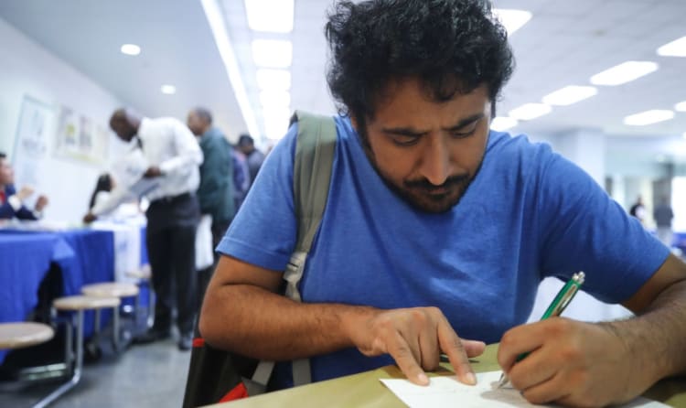Nuevo plan de ayuda entregará $400 a la semana como beneficio por desempleo