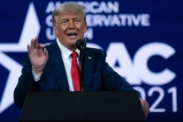 Trump exigió a organizaciones republicanas no usar su nombre para recaudar fondos featured image