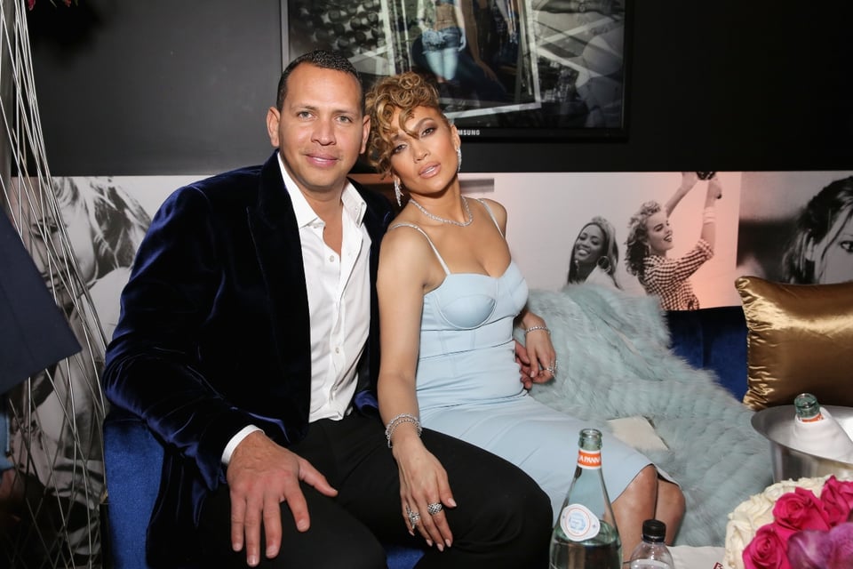 ¡No se separan! JLo y Alex Rodríguez estarían trabajando «en algunas cosas»