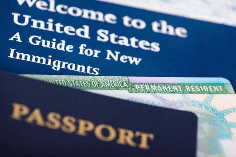 Las 10 claves de los proyectos aprobados por la Cámara para dar ciudadanía a inmigrantes