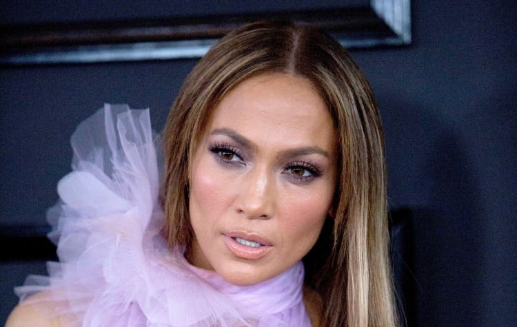 JLo aparece sin maquillaje, pero decepciona porque utilizó filtro (VIDEO) featured image