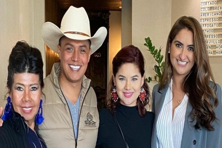 Esposa del cantante mexicano que ofendió a inmigrantes ya no lo quiere besar