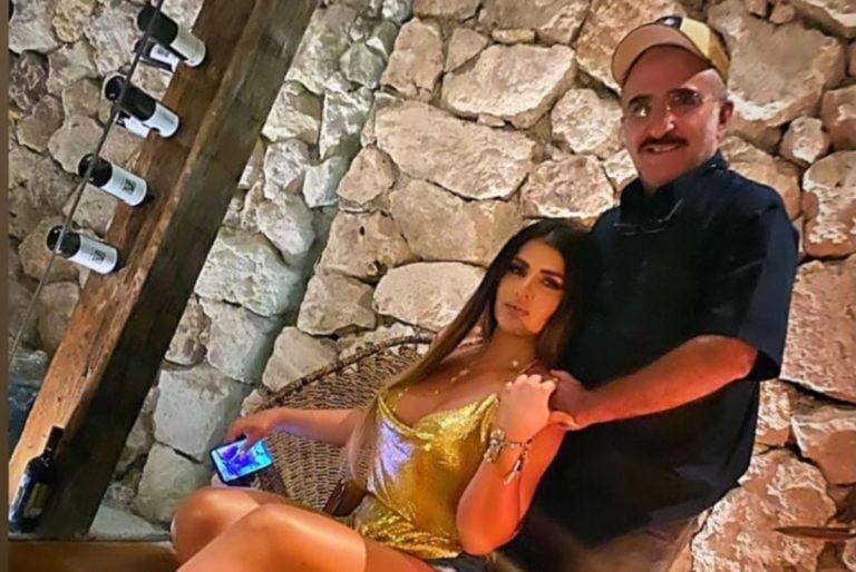 ¡Flotadores ‘naturales’! Novia de Vicente Fernández Jr. luce su figura de infarto en descarado bikini (FOTOS)