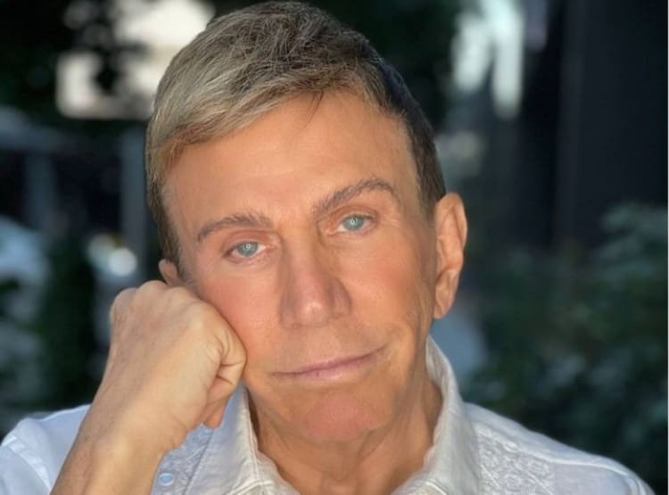 Osmel Sousa ‘se aterra’ tras predicciones de muertes para JLo, Trump, Bad Bunny y más famosos (VIDEO)