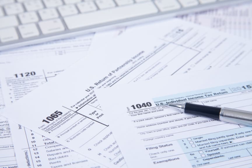 Crédito tributario del IRS podría dar hasta $17,800 a familia con tres hijos