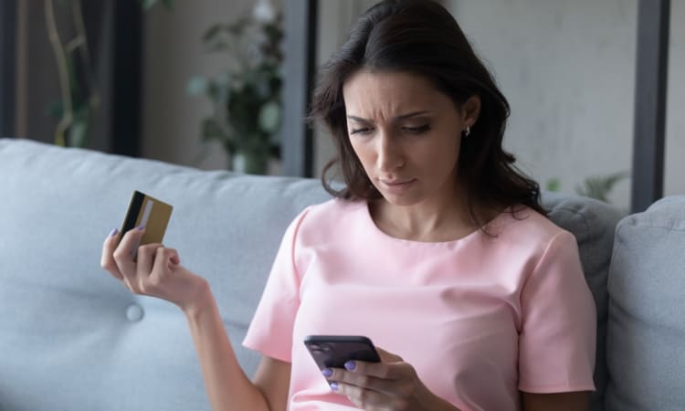 Autoridades detienen masivo fraude de recaudación por teléfono en EE.UU.