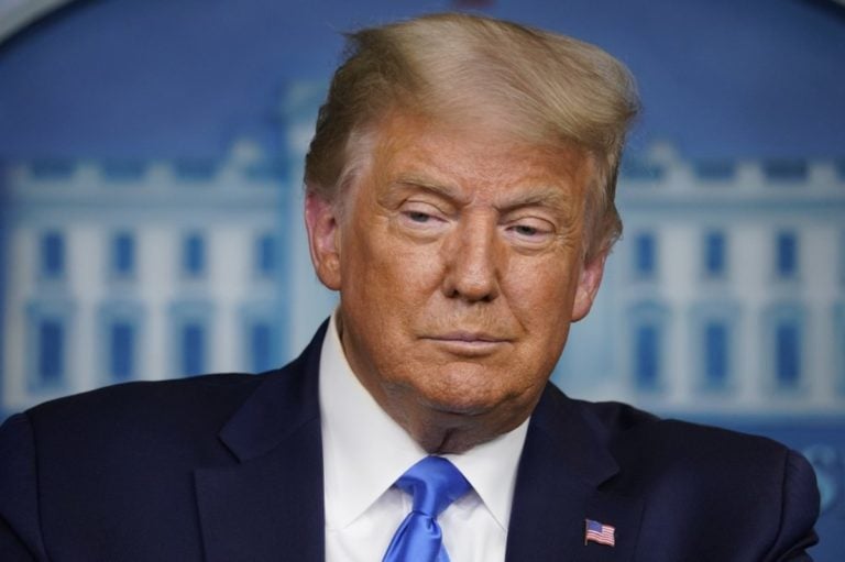 Trump convierte brindis de boda en una discurso sobre su derrota electoral y la crisis en la frontera