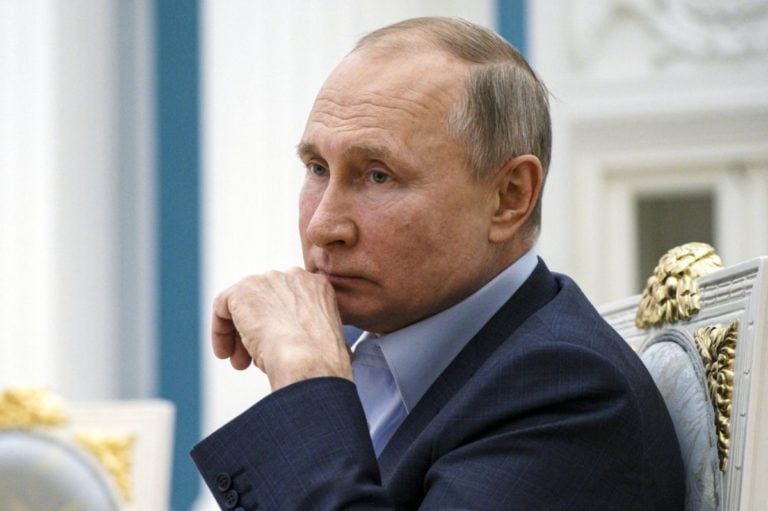 Rusia expulsará a 10 diplomáticos estadounidenses como represalia por sanciones
