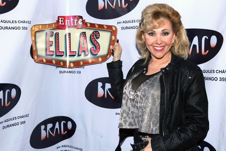 Arrestan al hijo de la comediante Aida Pierce por disfrazarse de anciano para vacunarse; ella pide perdón (VIDEO) featured image