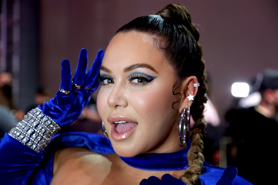 Chiquis Rivera provoca suspiros mostrando sus espectaculares piernas