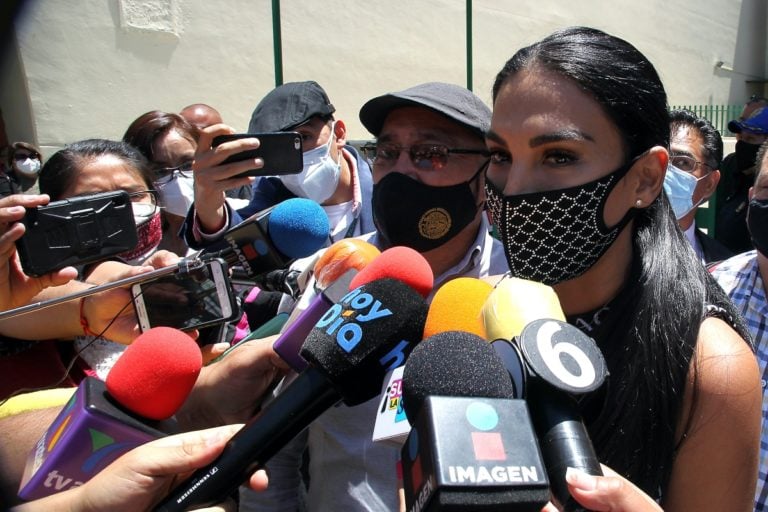 Ex de Eleazar Gómez reacciona a los rumores de que perdonó al actor y recibió dinero