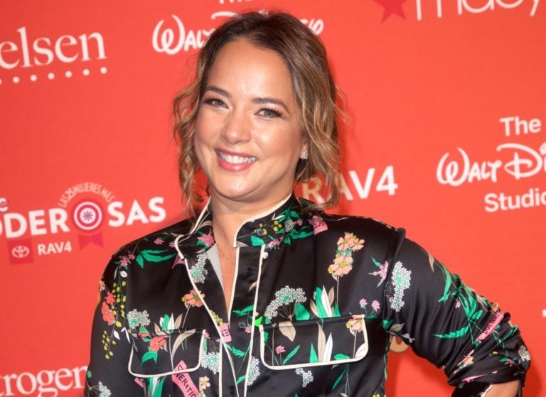 Adamari López cautiva con minivestido en los Latin American Music Awards (FOTOS)