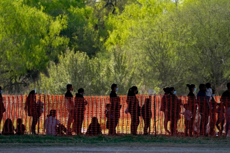 Los que tienen permiso de residencia o ‘green card’, pero pueden ser deportados
