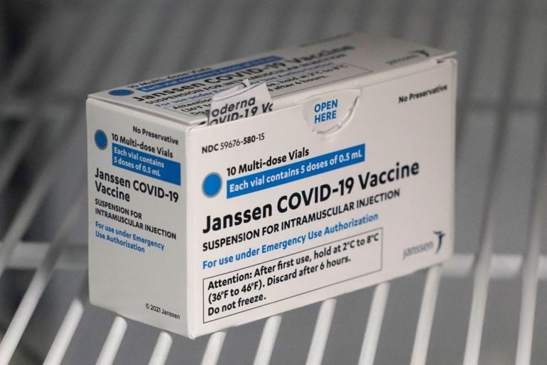 EEUU recomienda pausar vacuna contra el COVID-19 de J&J por trombos